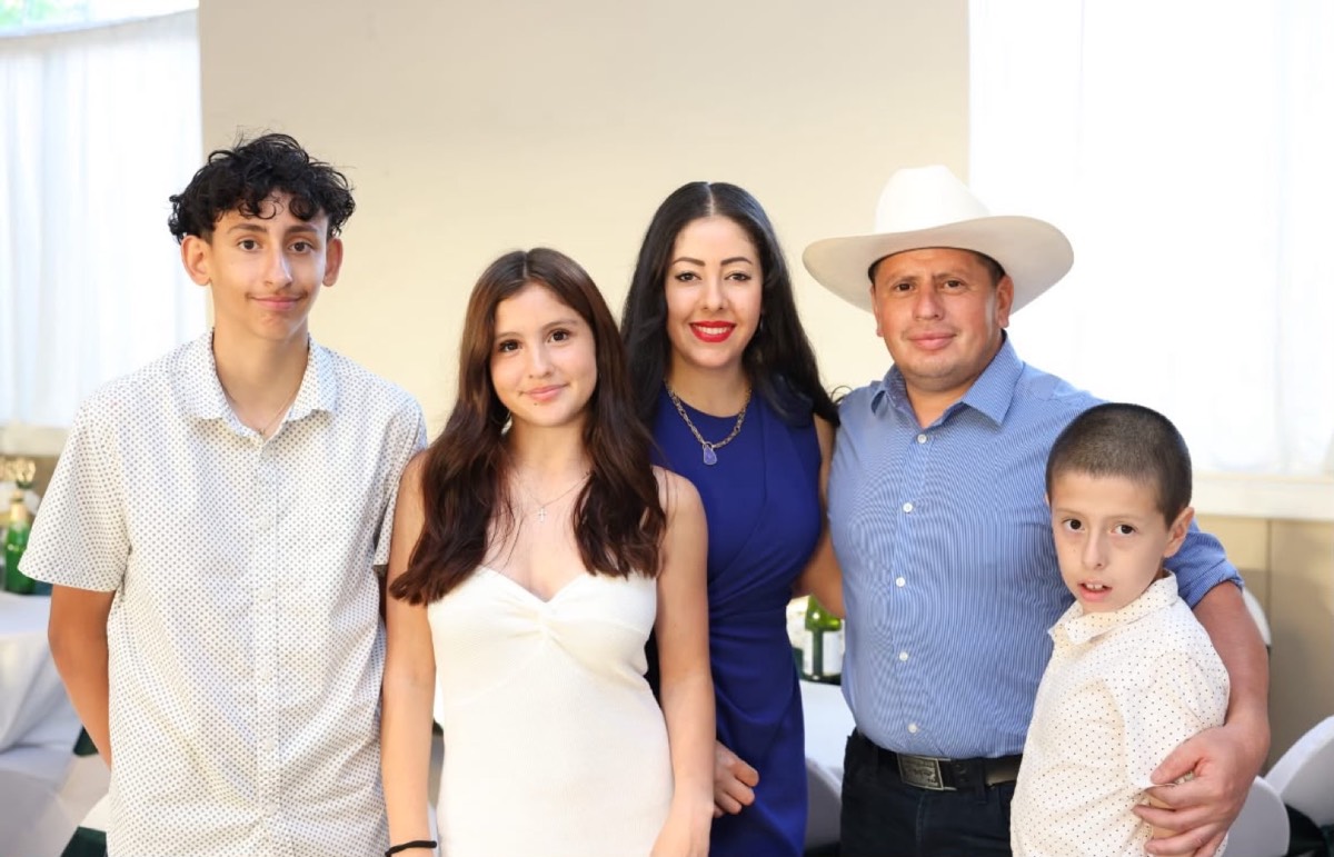 Jorge Rugerio with his family
